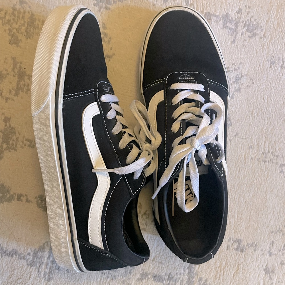 Women's Vans Ward Lo Suede Sneaker